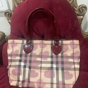 Stylish Burberry Checkered Heart Tote Bag - Red and Cream